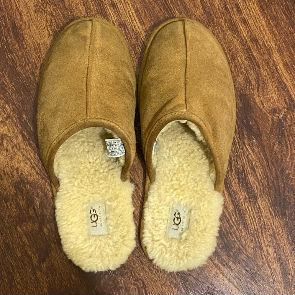 UGG Scuff Slipper Chestnut Men's
Size 12
